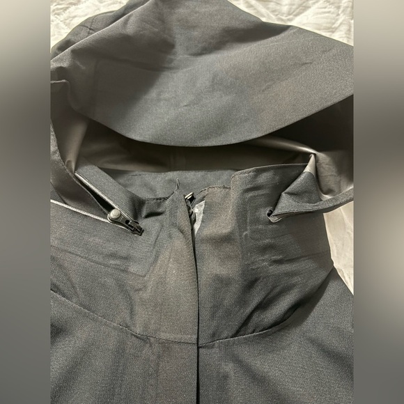 Merrell GORE-TEX Black Prolite Shell Jacket.Zippered Hood, Underarm ventilation - Picture 10 of 16